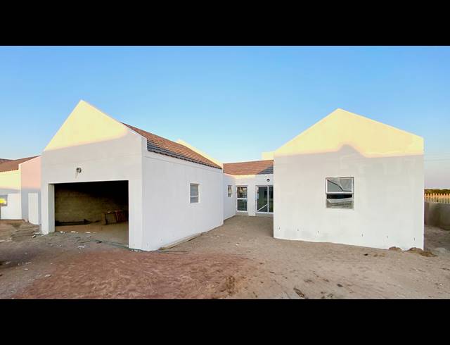3 BEDROOM HOUSE FOR SALE IN ATLANTIC SANDS PRIVATE ESTATE